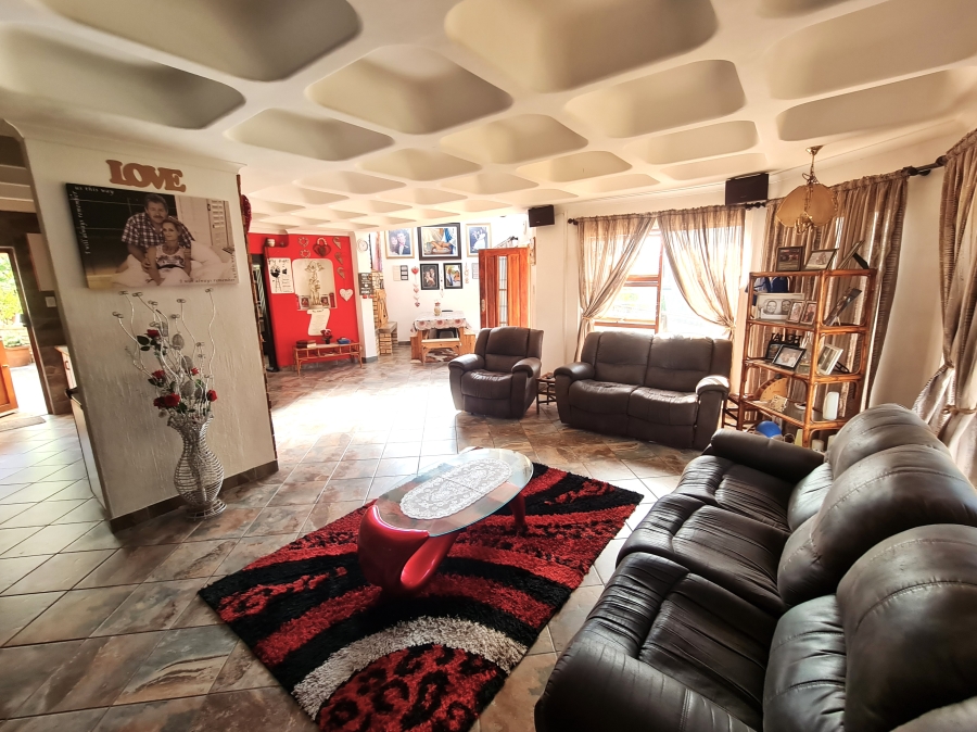 4 Bedroom Property for Sale in Ferreira Town Eastern Cape